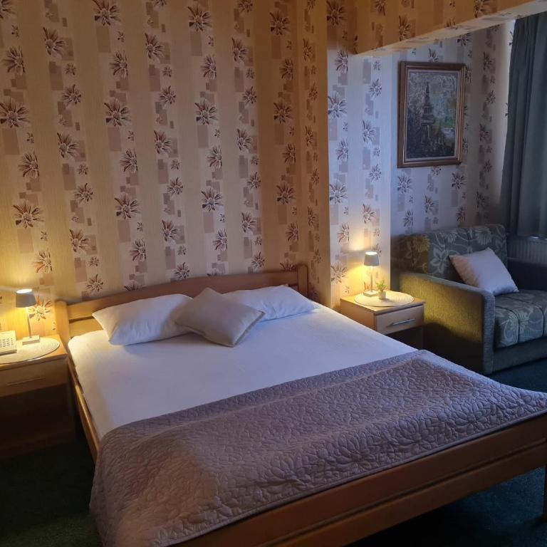 Hotel Slodes - Chambre Double Supérieure avec Baignoire Spa - 4