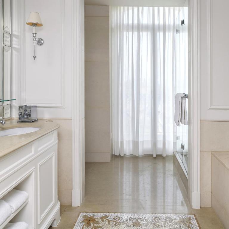Beau-Rivage Palace - Superior Doppelzimmer mit seitlichem Seeblick - 2