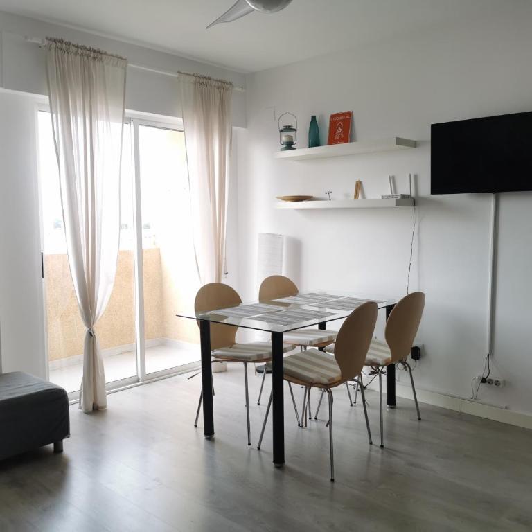 Veluto Cosy Apartment in Torrevieja - Two-Bedroom Apartment - 9