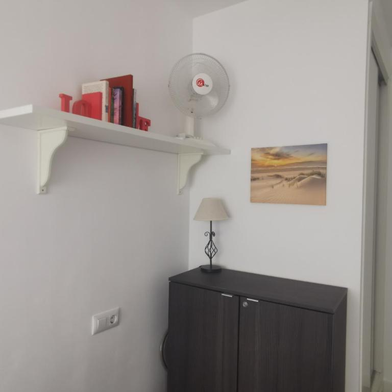 Veluto Cosy Apartment in Torrevieja - Two-Bedroom Apartment - 3