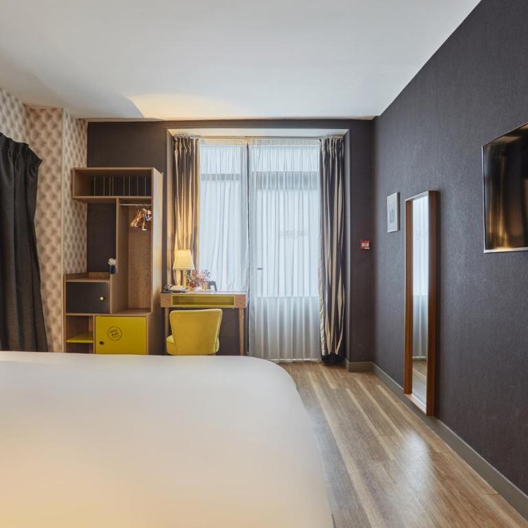 Hôtel La Parizienne - Proche Montparnasse - Chambre Double - Accessible aux Personnes à Mobilité Réduite - Rez-de-Chaussée - 2