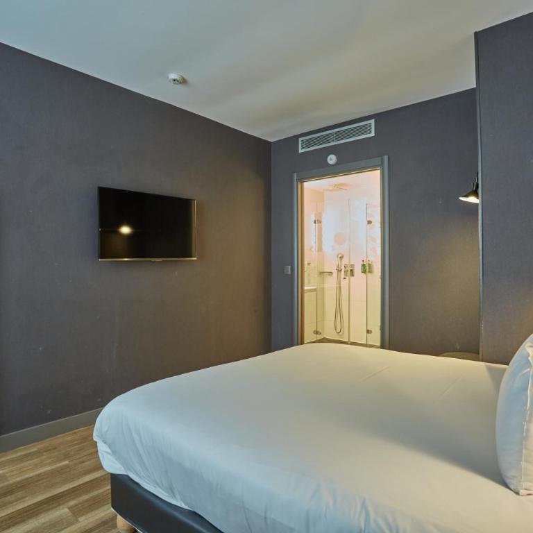 Hôtel La Parizienne - Proche Montparnasse - Chambre Double - Accessible aux Personnes à Mobilité Réduite - Rez-de-Chaussée - 3