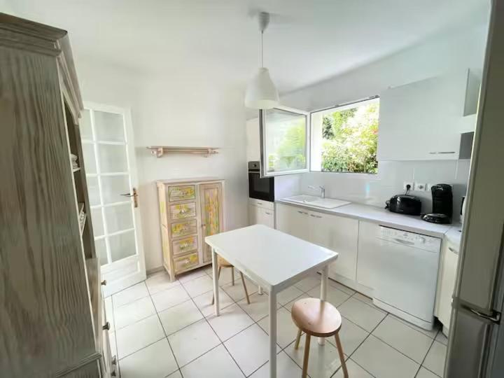 Villa Vue Océan, Piscine Chauffée, Centre & Plages à pied - Villa - 10