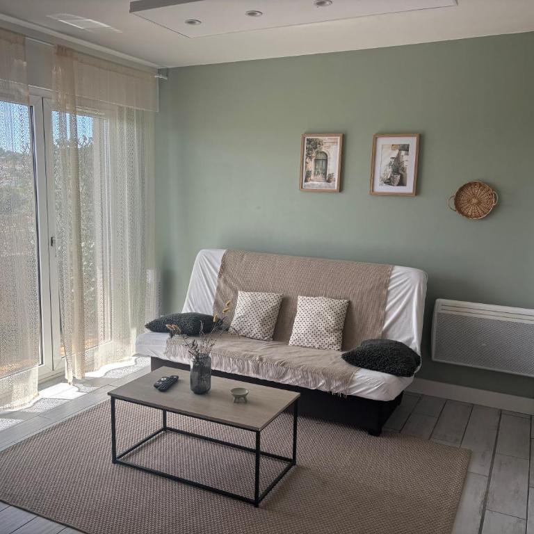 Studio Esprit Provençal proche de la mer - Apartment - 1