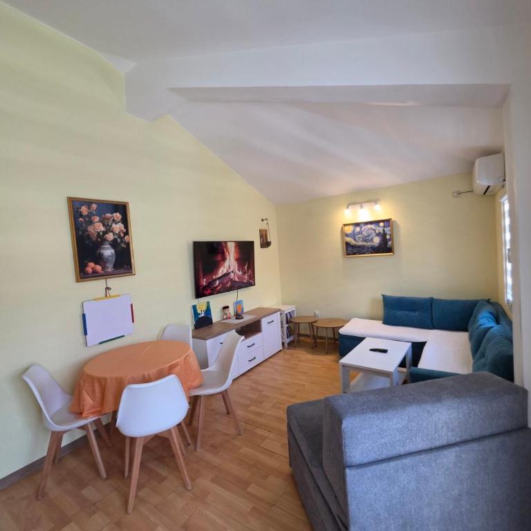 Apartment Iko Budva - One-Bedroom Apartment - 1