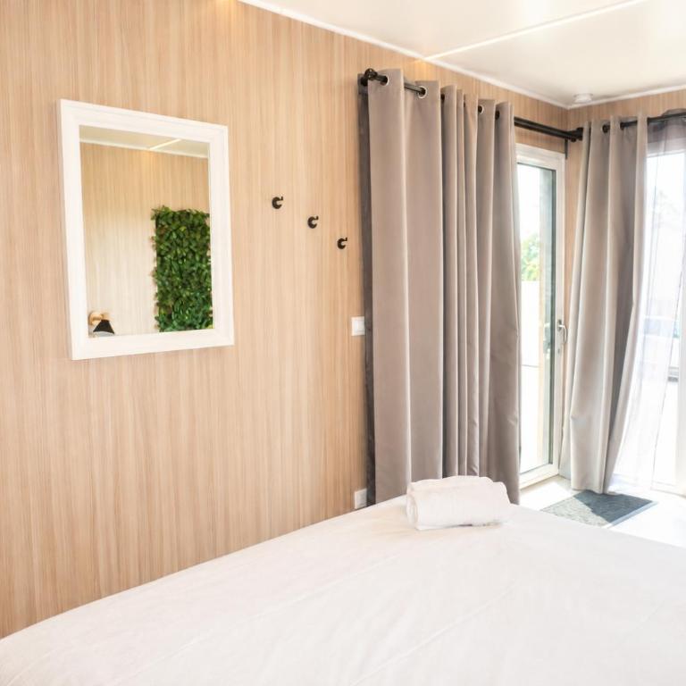 Riva Kub - One-Bedroom Apartment - 3