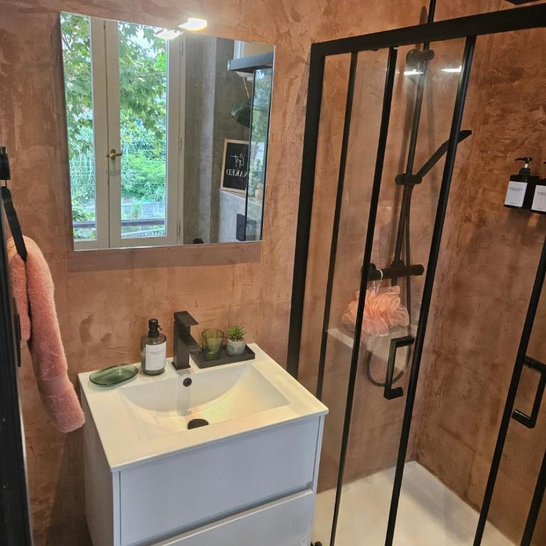 Charmant T2 cosy au cœur dAntibes proche vieille ville & plages - Appartement - 11