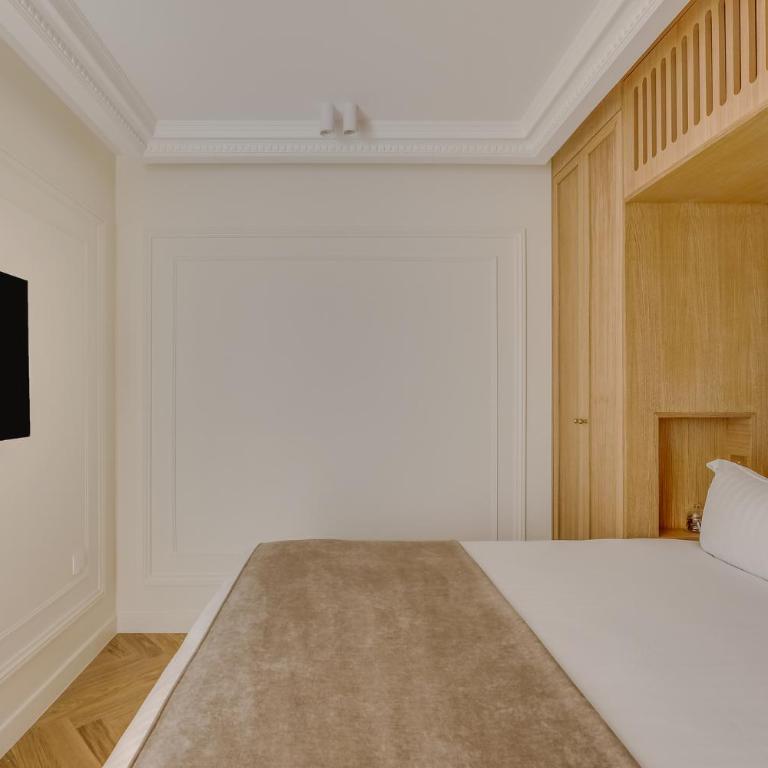 Pick A Flat's Apartement in Champs Elysées - Avenue Marceau - Two-Bedroom Apartment - 15
