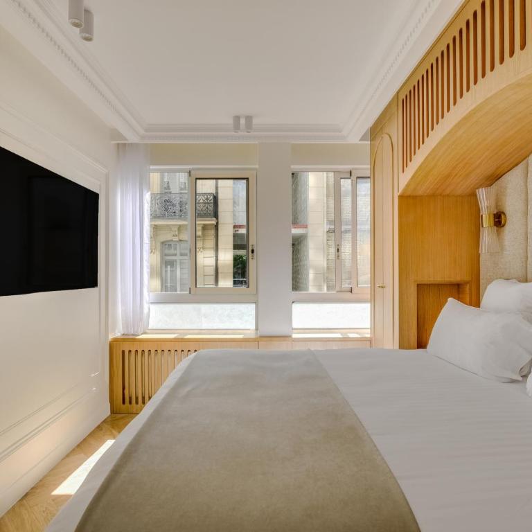 Pick A Flat's Apartement in Champs Elysées - Avenue Marceau - Two-Bedroom Apartment - 11