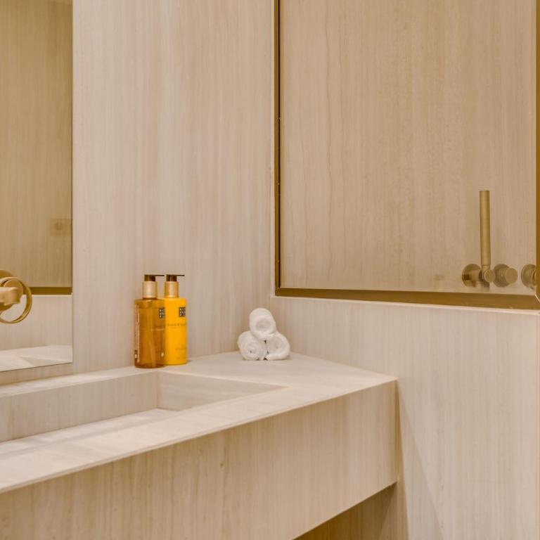 Pick A Flat's Apartement in Champs Elysées - Avenue Marceau - Two-Bedroom Apartment - 17