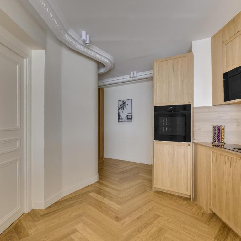 Pick A Flat's Apartement in Champs Elysées - Avenue Marceau - Two-Bedroom Apartment - 7