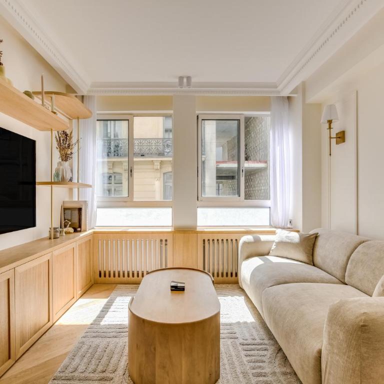 Pick A Flat's Apartement in Champs Elysées - Avenue Marceau - Two-Bedroom Apartment - 2