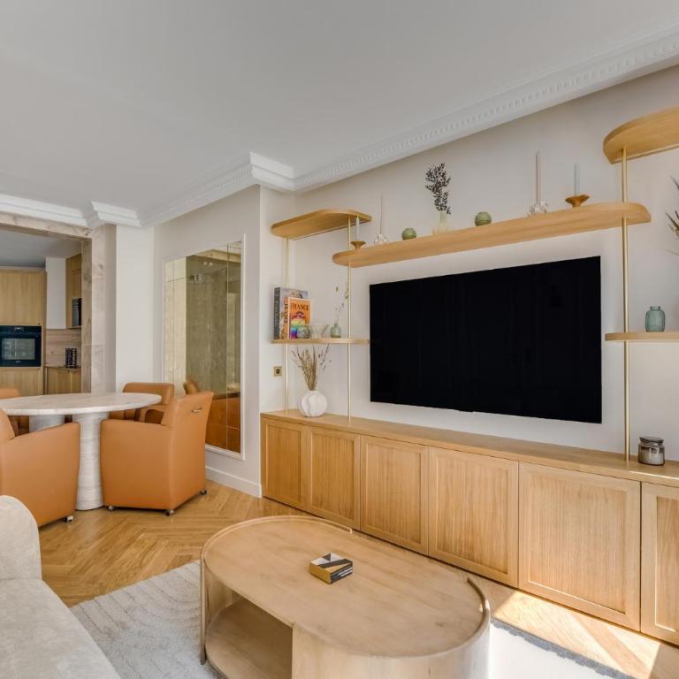 Pick A Flat's Apartement in Champs Elysées - Avenue Marceau - Two-Bedroom Apartment - 6