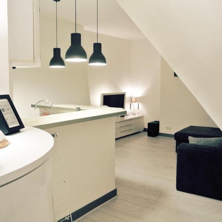 Flat Champs Elysées 1 bedroom Air conditioning - Appartement 2 Chambres - 1