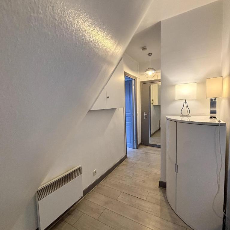 Flat Champs Elysées 1 bedroom Air conditioning - Appartement 2 Chambres - 2
