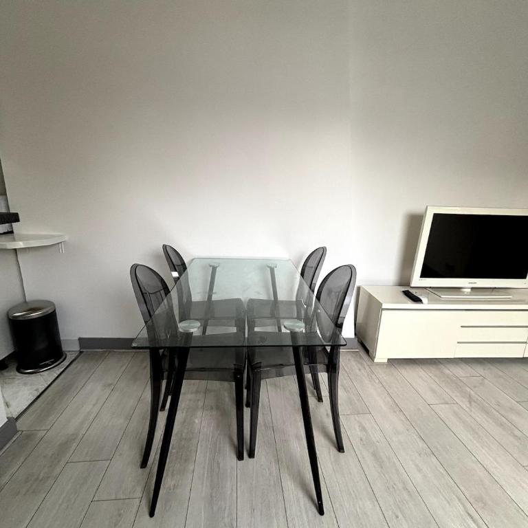 Flat Champs Elysées 1 bedroom Air conditioning - Appartement 2 Chambres - 6