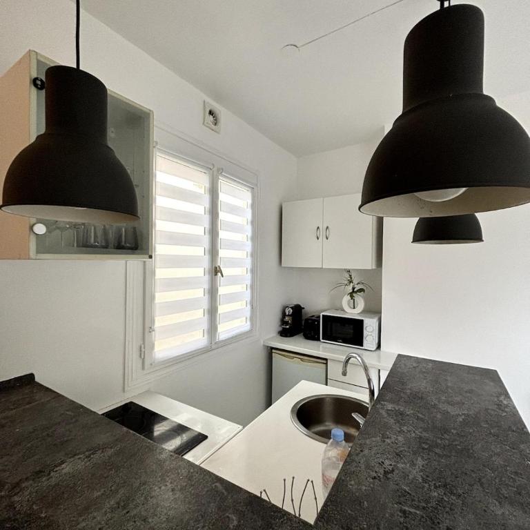 Flat Champs Elysées 1 bedroom Air conditioning - Appartement 2 Chambres - 14