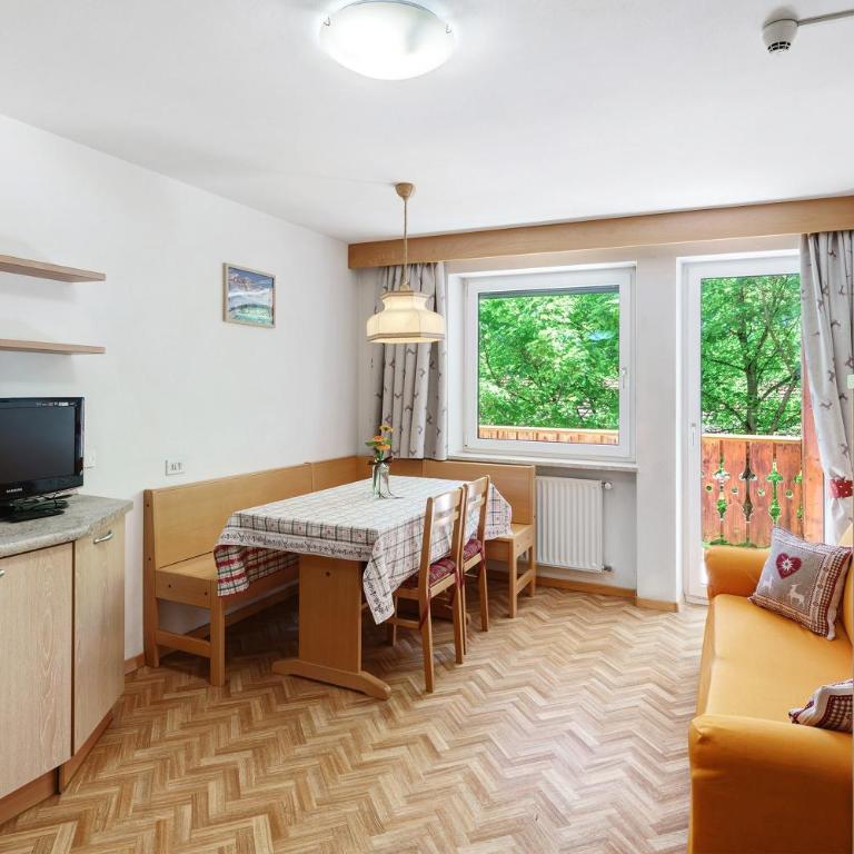 Appartamenti Lella - Appartamento Deluxe con 2 Camere da Letto e Vista Giardino - 3