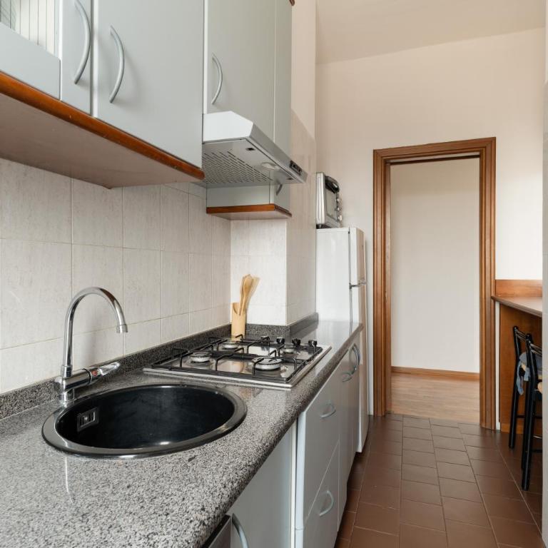 GuestHost - Comfy Balcony Flat Affori MM3 - Appartamento con 1 Camera da Letto - 13