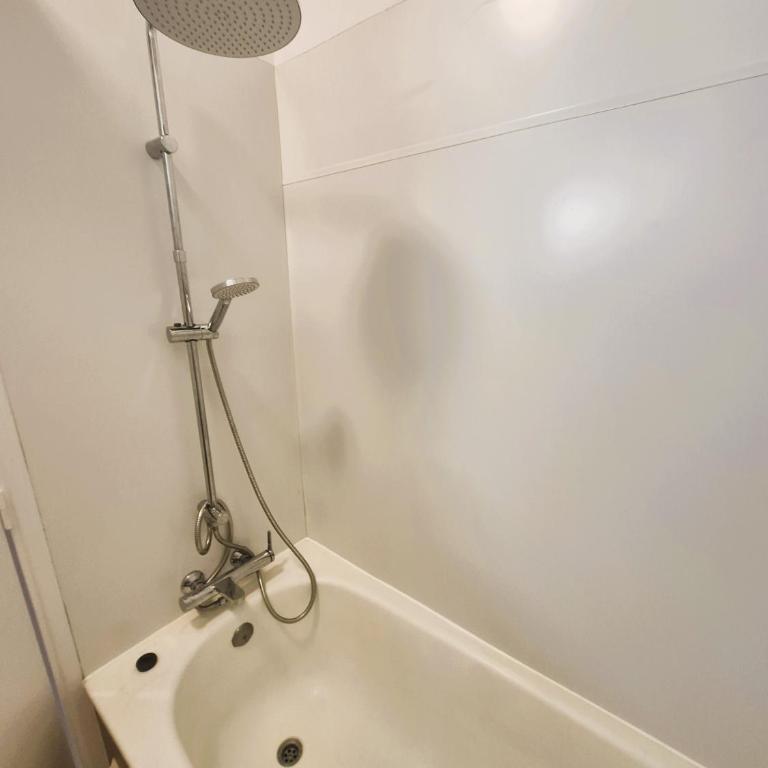 L'Echappée Belle, charmant T2, Vieux Tours - Apartamento de 1 dormitorio - 11