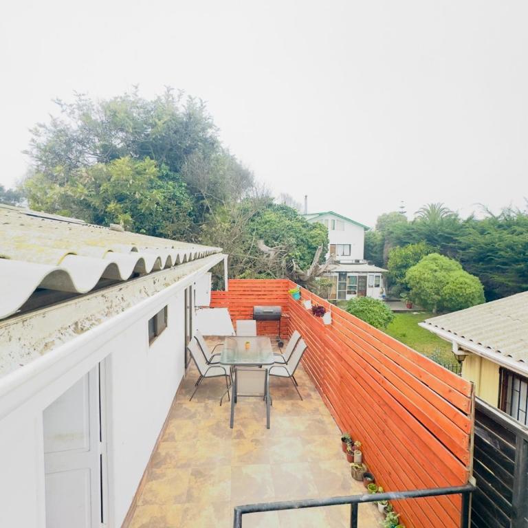 Departamento con Terraza y Parrilla - Two-Bedroom Apartment - 12