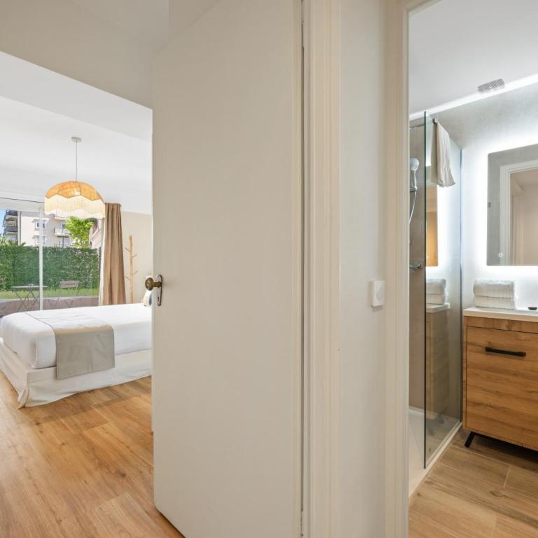 Hôtel Comté de Nice - Chambre Lit King-Size - 12
