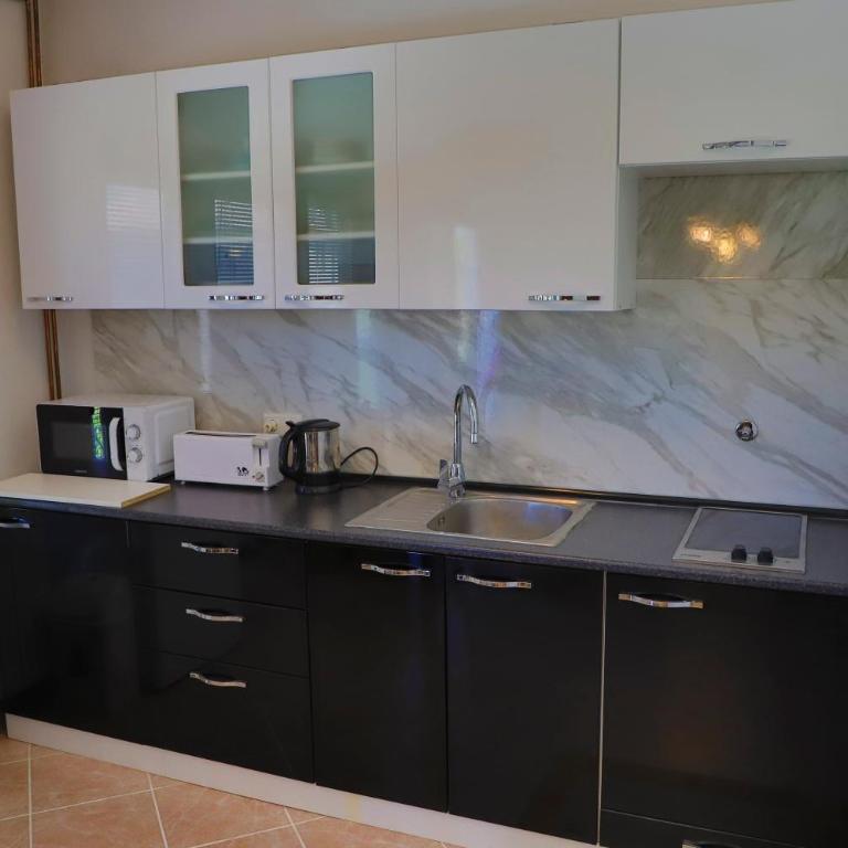 Apartman MOST - Three-Bedroom Apartment with Balcony - 2