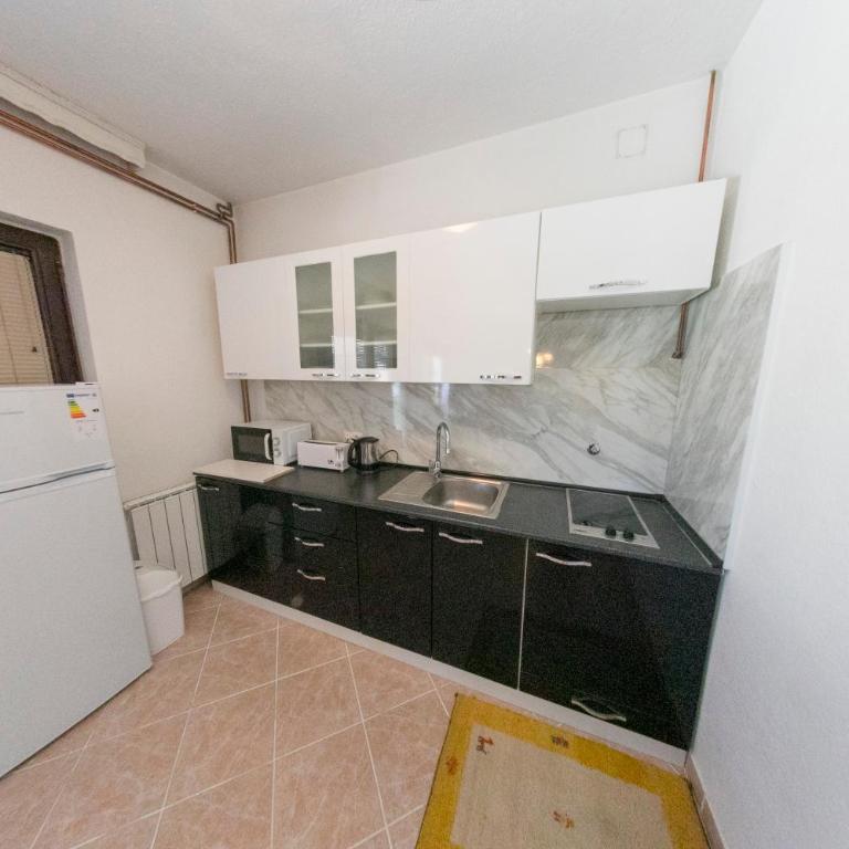Apartman MOST - Three-Bedroom Apartment with Balcony - 16