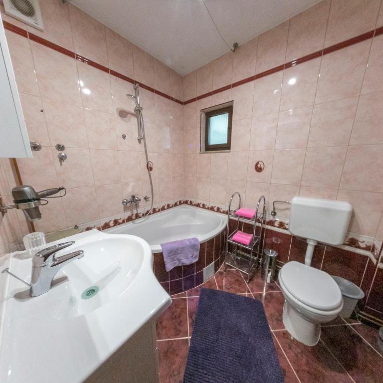 Apartman MOST - Three-Bedroom Apartment with Balcony - 20