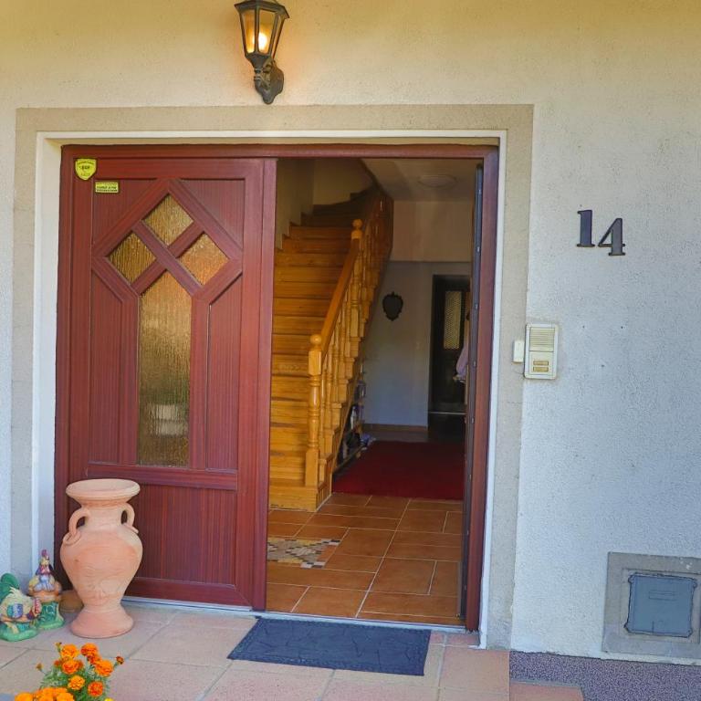 Apartman MOST - Three-Bedroom Apartment with Balcony - 24