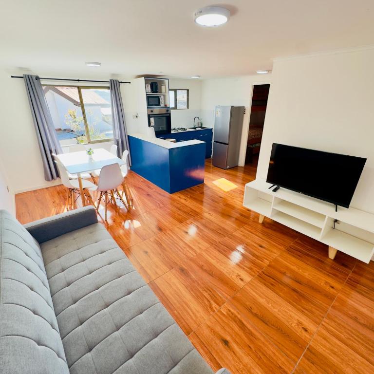 Departamento con Terraza y Parrilla - Two-Bedroom Apartment - 3