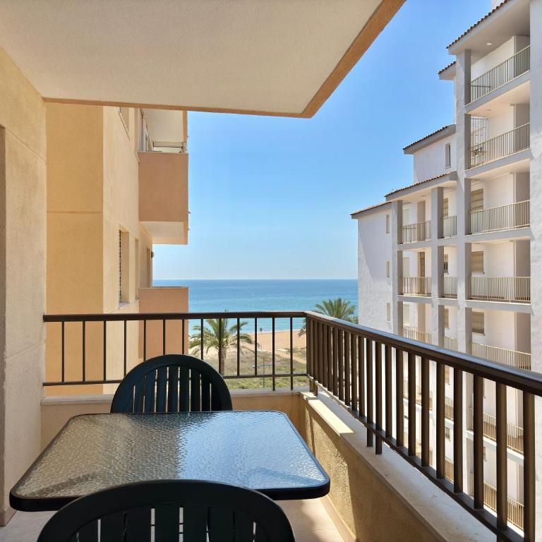 Apartamento en Peñíscola con terraza, piscina y vistas al mar, Zona Papa Luna - Apartamento de 2 dormitorios - 1