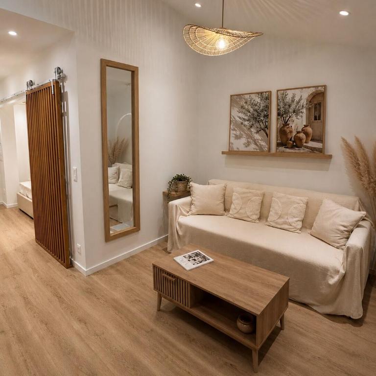 Cosy Appartement avec piscine, balcon vue canal & parking privé - One-Bedroom Apartment - 10