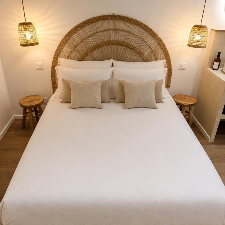 Cosy Appartement avec piscine, balcon vue canal & parking privé - One-Bedroom Apartment - 13