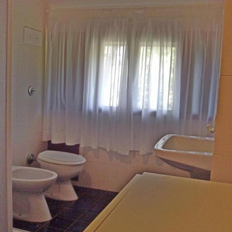 Spacious stay for families steps from the beach - Apartment - 6