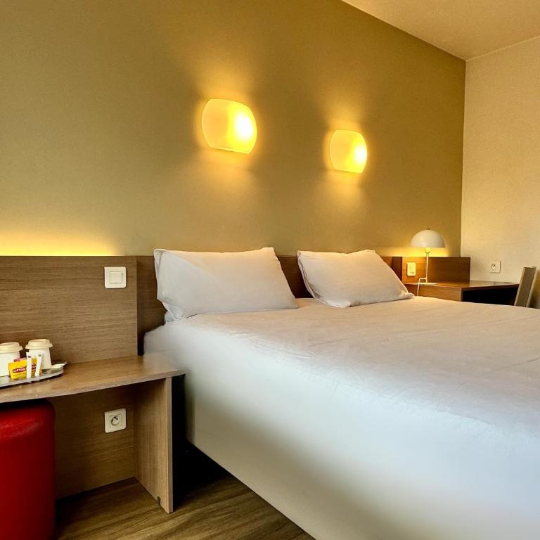 CAMPANILE PARIS 12 - Bercy Village - Chambre Lit Double Supérieure - 1