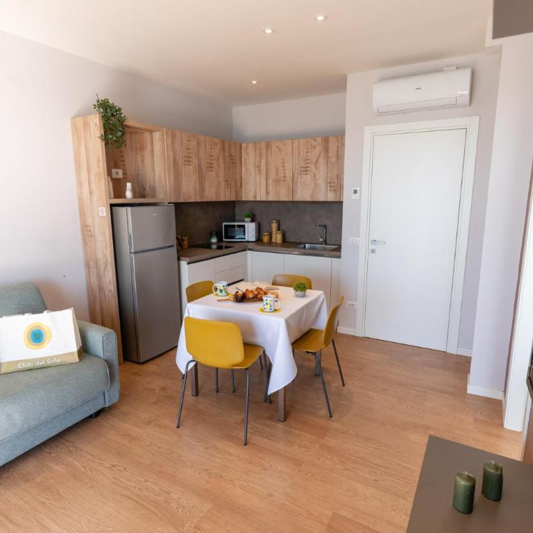 Club del Sole Le Palme Lazise Family Collection - Deluxe Two-Bedroom Apartment - Lakefront - 11
