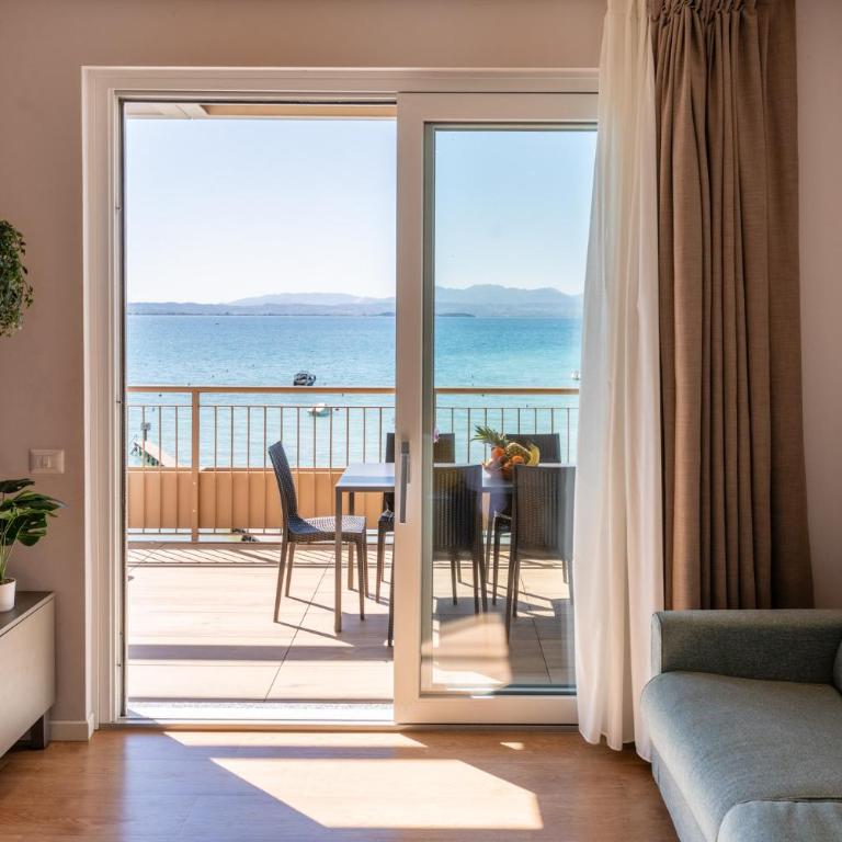 Club del Sole Le Palme Lazise Family Collection - Deluxe Two-Bedroom Apartment - Lakefront - 8
