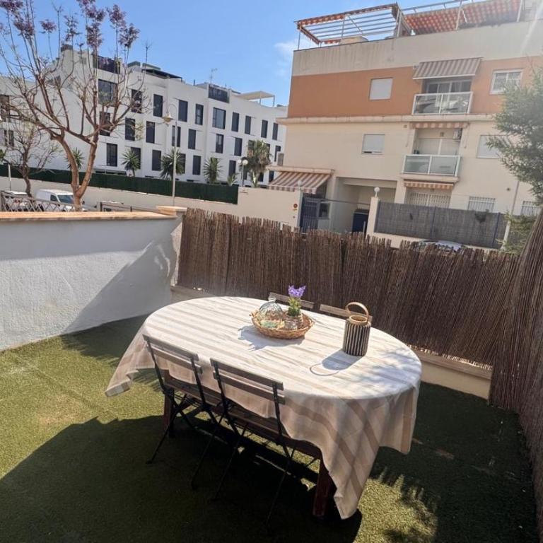 Cozy apartment in Torrox Costa, next to the beach - One-Bedroom Apartment - 2