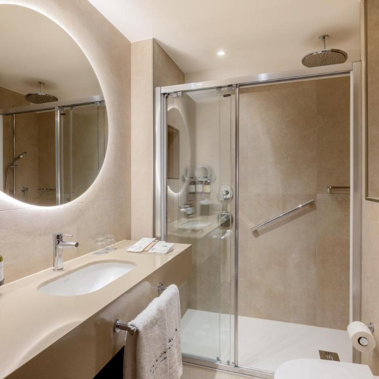 Catalonia Plaza Catalunya - Premium Exterior Room with Spa Access - 3