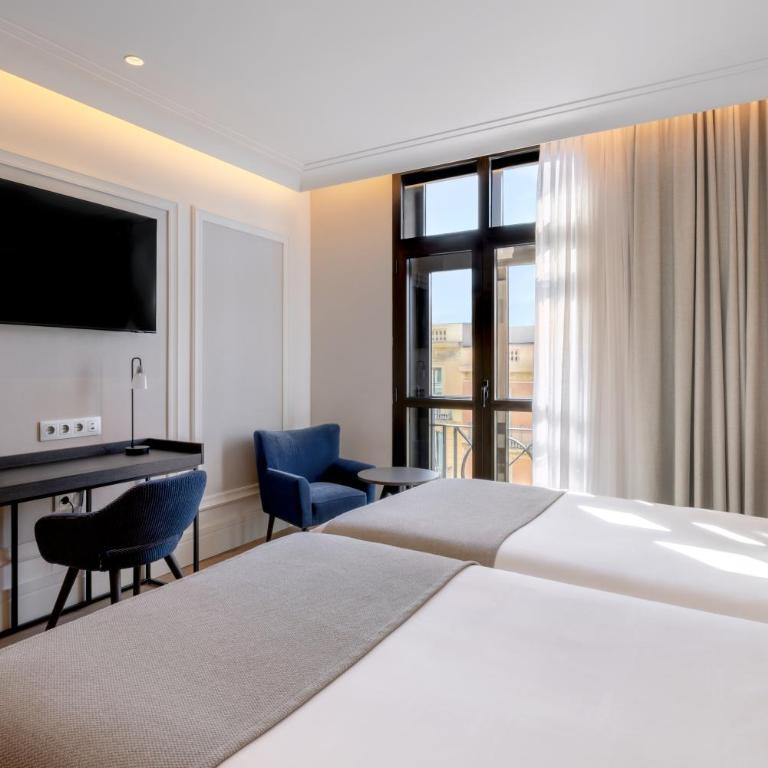 Catalonia Plaza Catalunya - Premium Exterior Room with Spa Access - 2