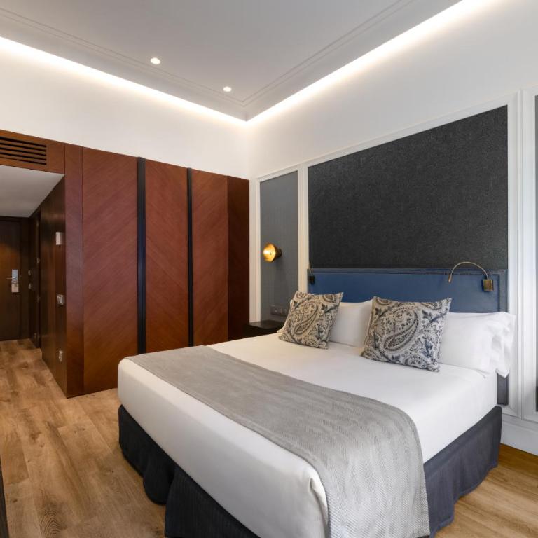 Catalonia Plaza Catalunya - Habitación Premium con Terraza - 5