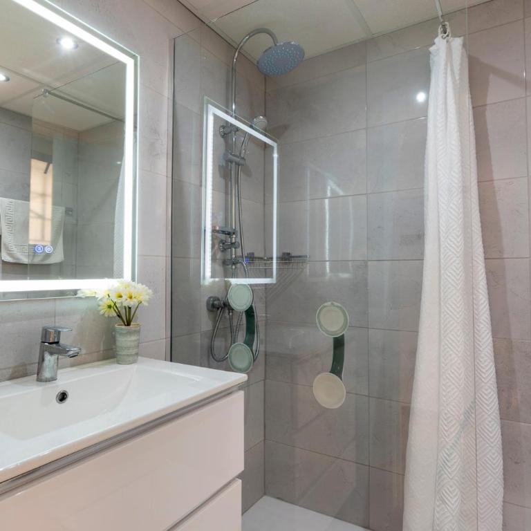 Studio Apartment Los Cristianos - Studio Apartment with Balcony - 7