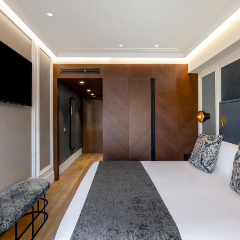Catalonia Plaza Catalunya - Habitación Doble Premium con balcón - 5