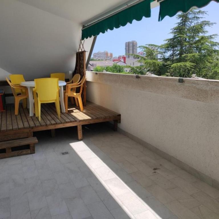 Central flat with covered terrace - Appartamento - 1