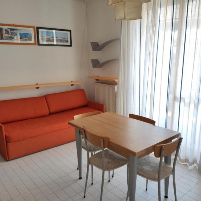 Central flat with covered terrace - Appartamento - 2