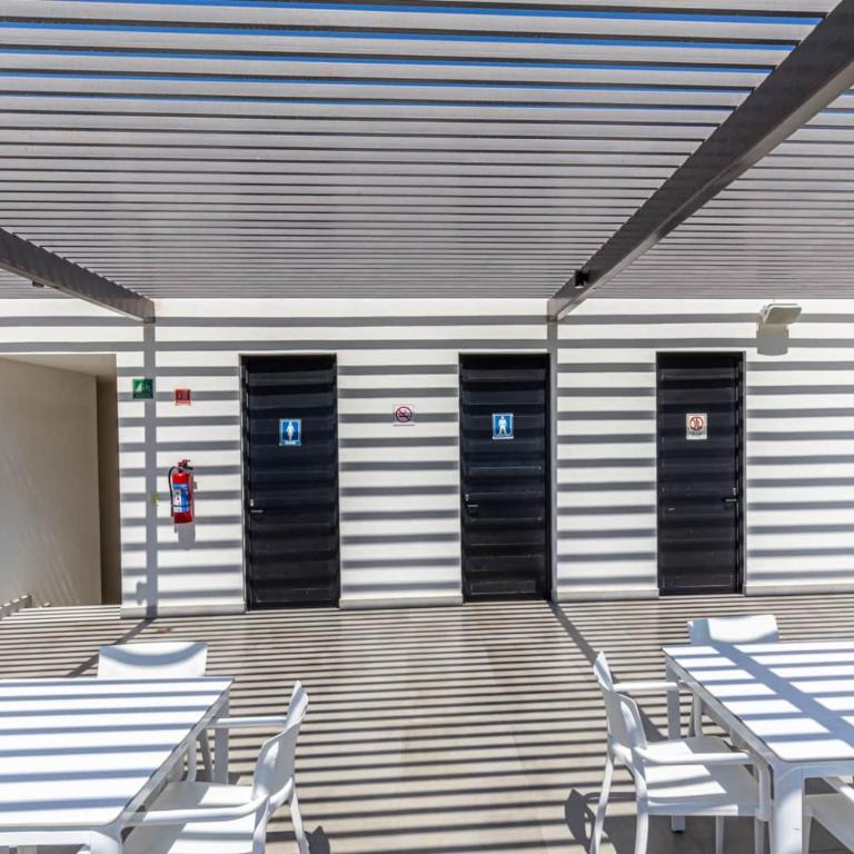 New 2 BR Condo Right Next to the Beach - Pool - Casa - 23