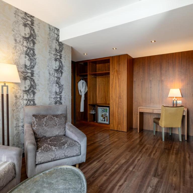 Catalonia Plaza Catalunya - Suite Junior con acceso al spa y piscina privada - 5