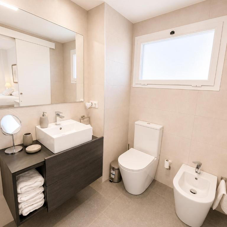 Seaside Apartment Retreat - Two-Bedroom Apartment - 13