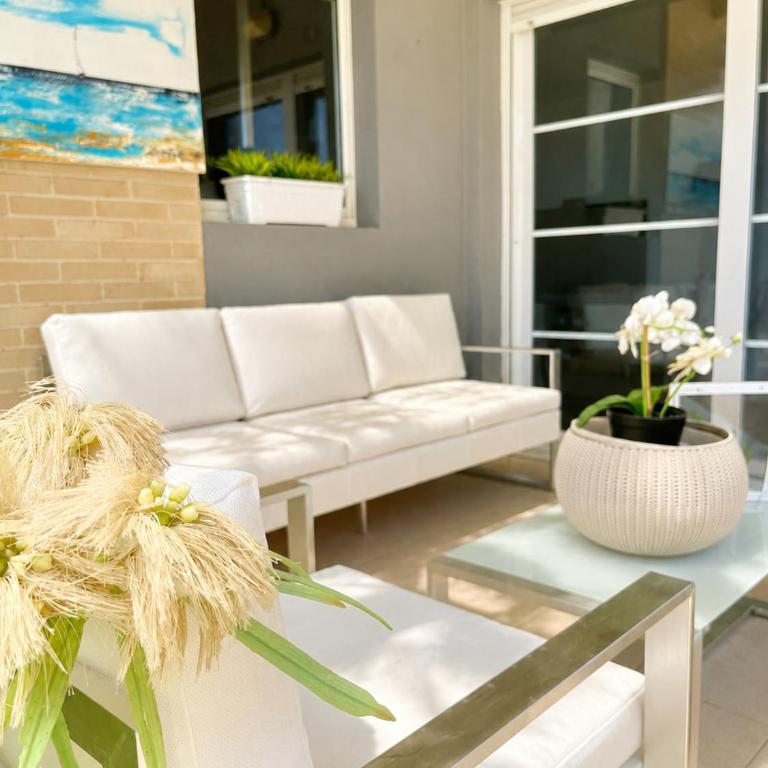 Seaside Apartment Retreat - Two-Bedroom Apartment - 31